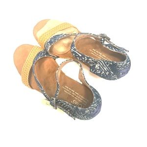 TOMS Clarissa Wedges 6.5